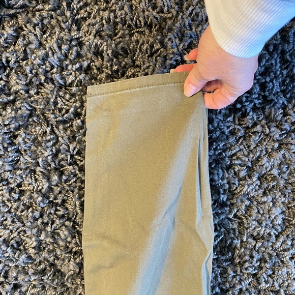 Signature Fit ankle jeans. Washed but never worn. Sz 10 - Picture 4 of 4